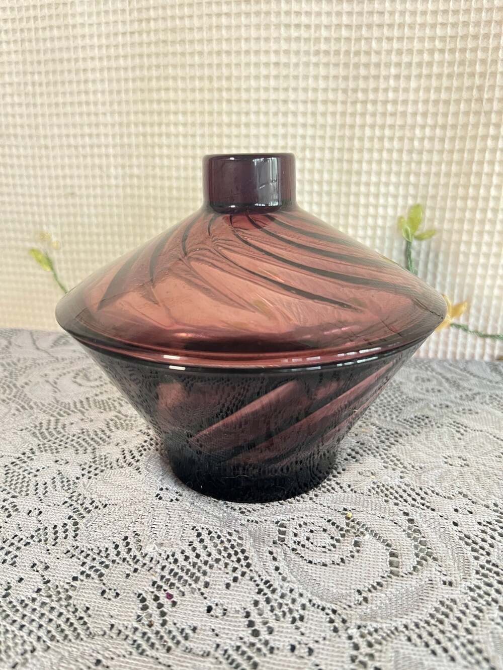 Vintage Amethyst Purple Swirl Glass Covered Candy Dish Bowl with Lid Plum Glass